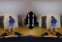 Louren Young Teen Lapdance 3D VR